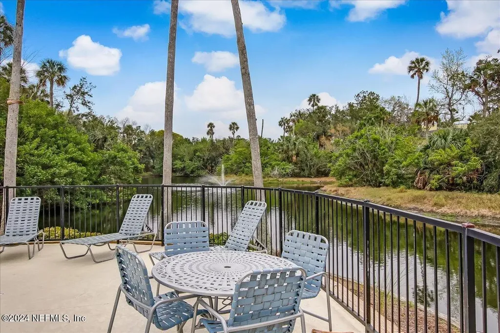 1800 The Greens Way Jacksonville Beach FL 32250