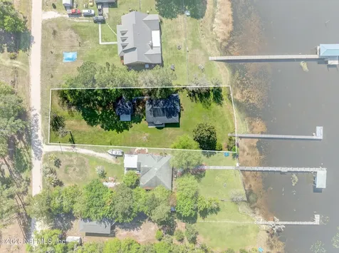 209 Beach Drive Florahome FL 32140
