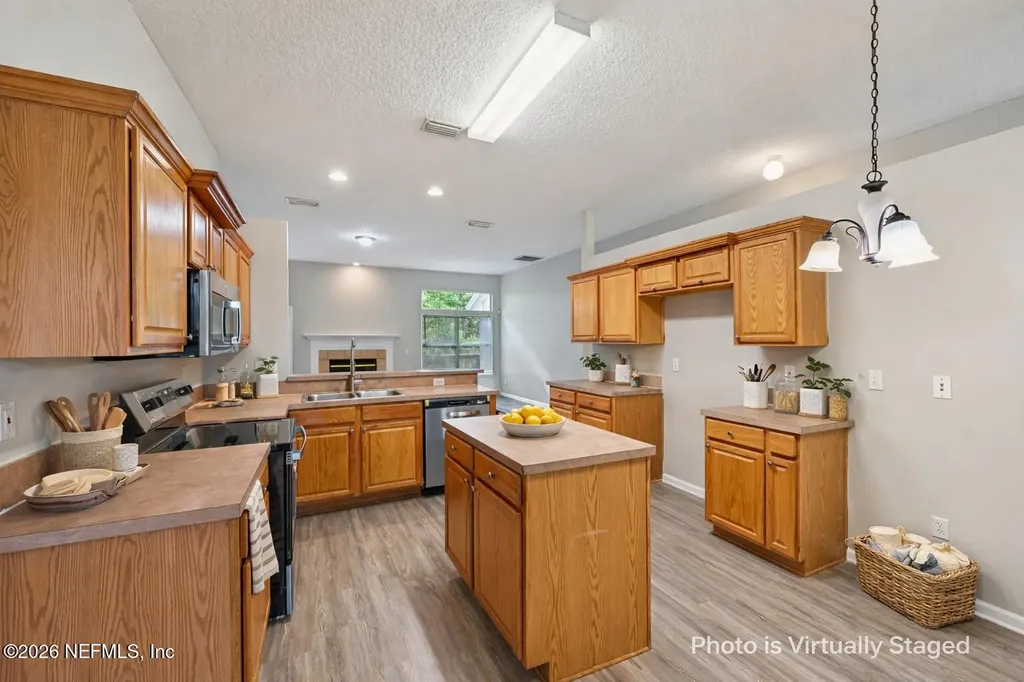 12511 Wages Way E Jacksonville FL 32218