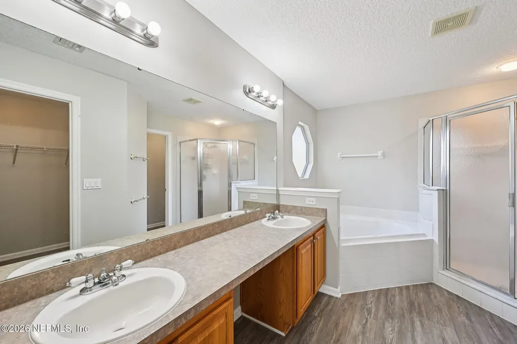 12511 Wages Way E Jacksonville FL 32218