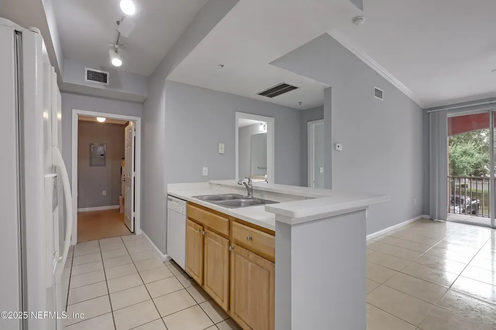 10075 Gate Parkway N Jacksonville FL 32246