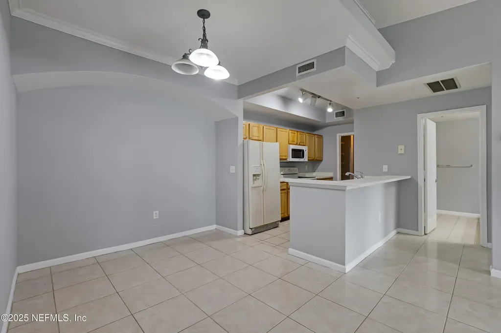 10075 Gate Parkway N Jacksonville FL 32246
