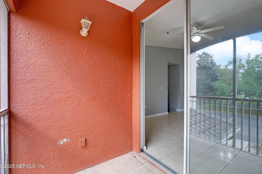 10075 Gate Parkway N Jacksonville FL 32246