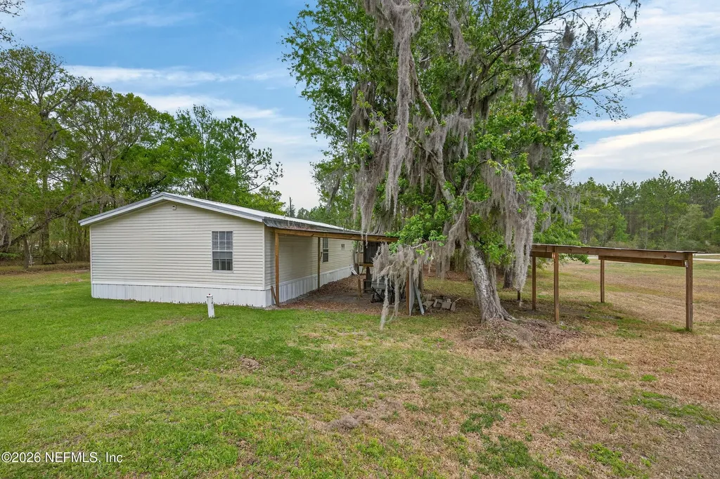 2858 NW 233rd Street Lawtey FL 32058