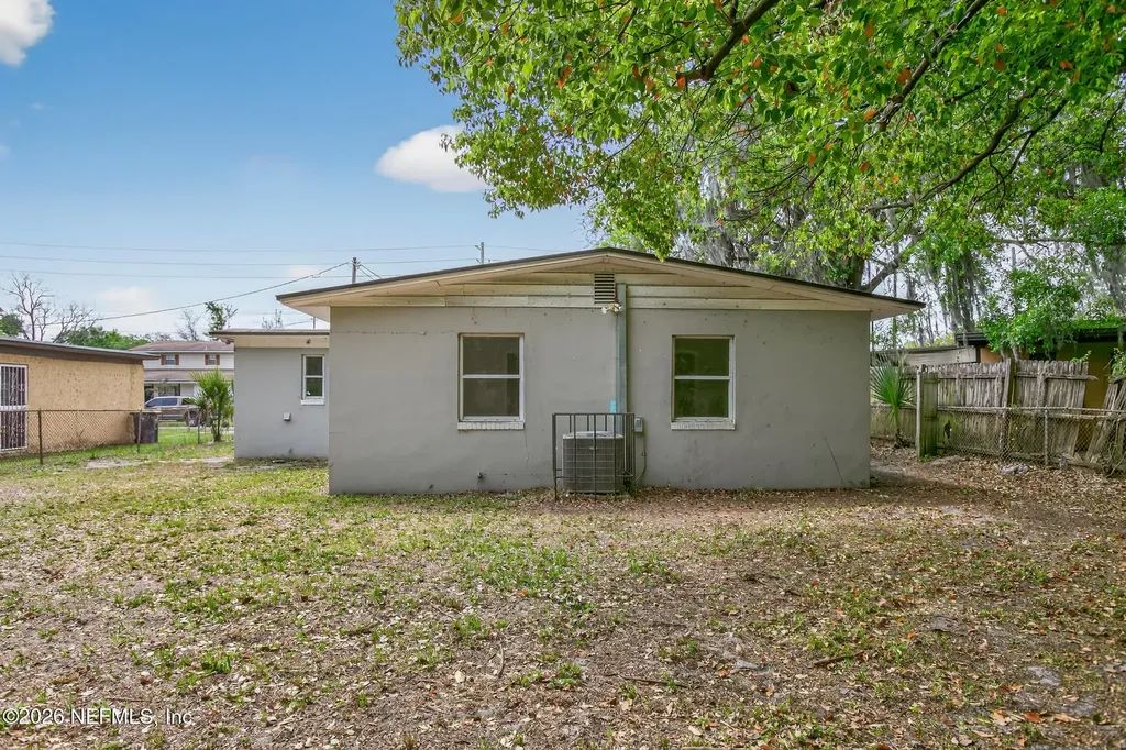 247 W 45th Street Jacksonville FL 32208
