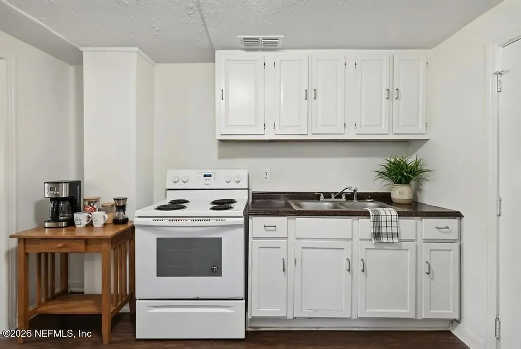 9162 6th Avenue Jacksonville FL 32208