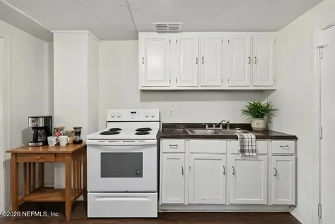 9162 6th Avenue Jacksonville FL 32208