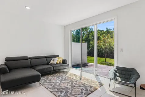 336 Annies Place Jacksonville FL 32218