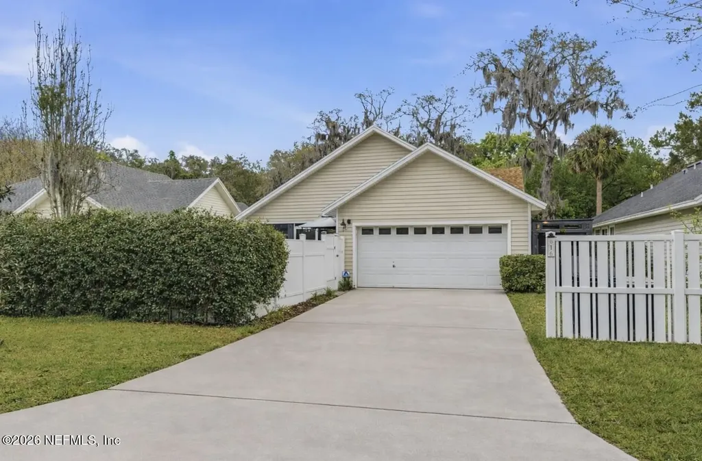 616 Paradise Court Atlantic Beach FL 32233