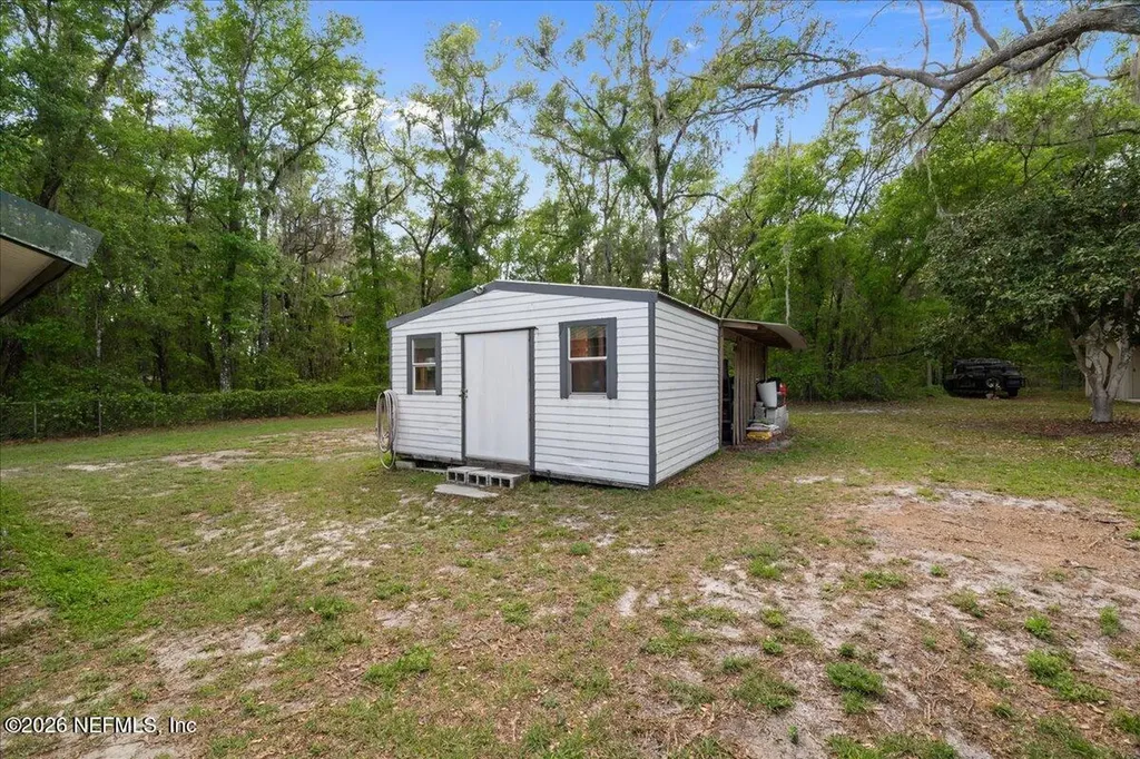 111 Holly Drive Florahome FL 32140