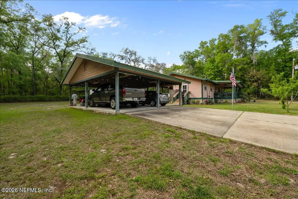 111 Holly Drive Florahome FL 32140