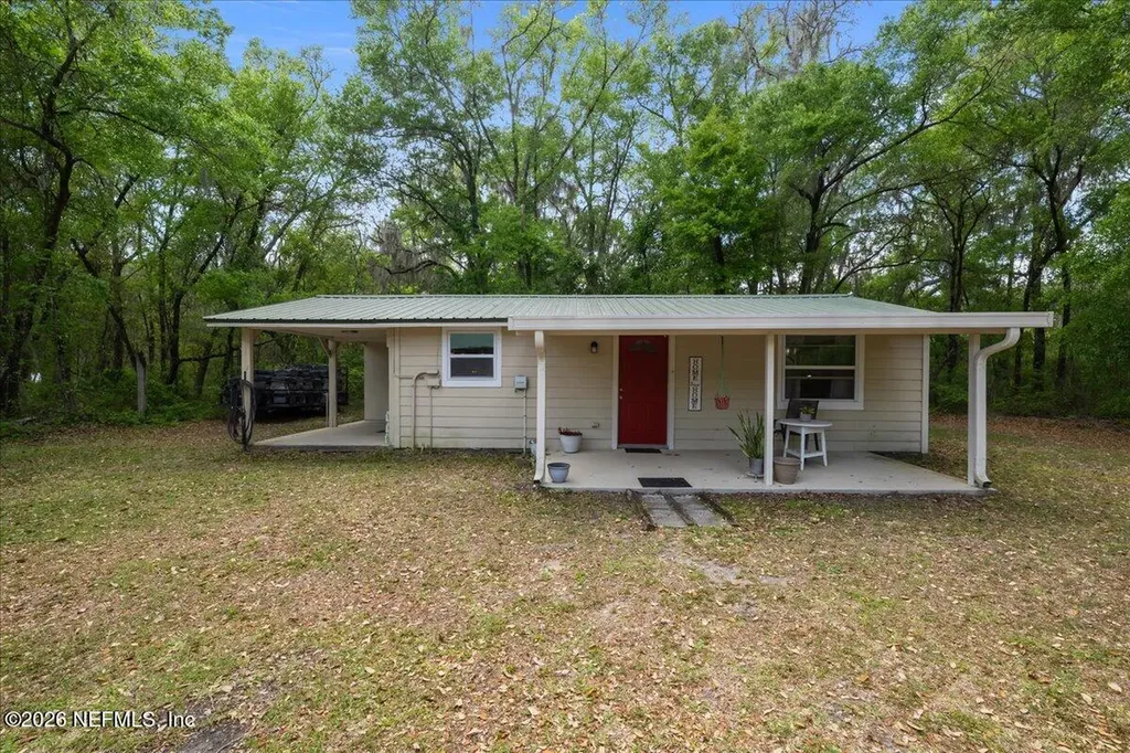 111 Holly Drive Florahome FL 32140