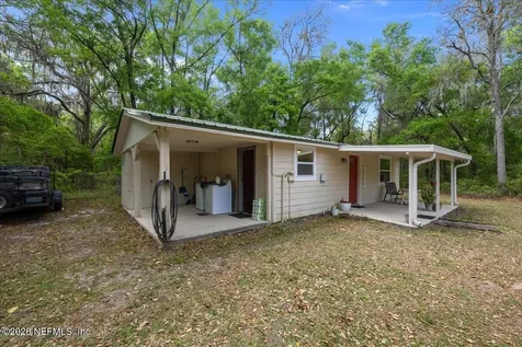 111 Holly Drive Florahome FL 32140