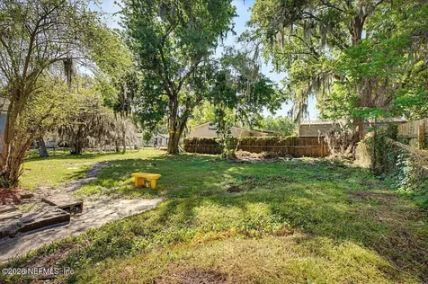 2520 Larsen Road Jacksonville FL 32207