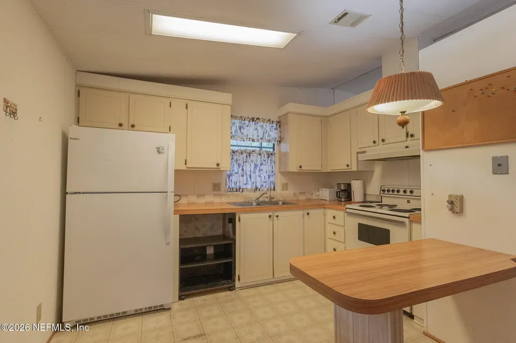 143 Bayou Drive Satsuma FL 32189