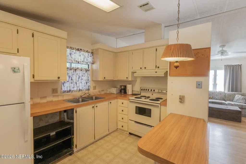 143 Bayou Drive Satsuma FL 32189