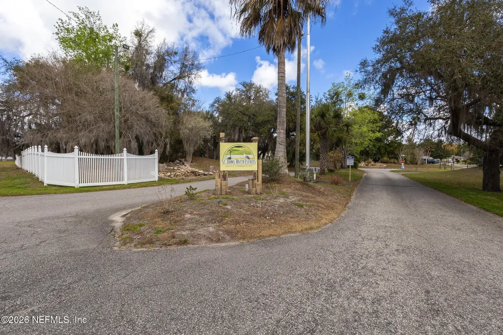 143 Bayou Drive Satsuma FL 32189