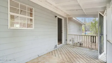 808 County Road 20a Hawthorne FL 32640