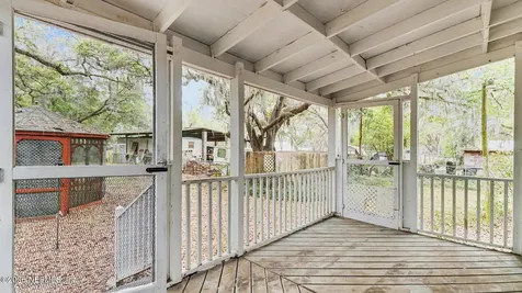 808 County Road 20a Hawthorne FL 32640