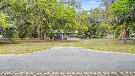 808 County Road 20a Hawthorne FL 32640