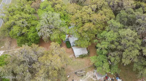 808 County Road 20a Hawthorne FL 32640