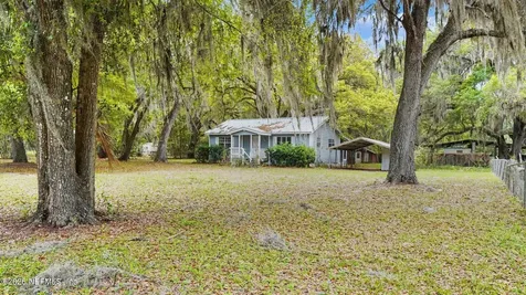 808 County Road 20a Hawthorne FL 32640