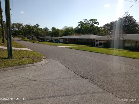 7834 Woodleigh Drive S Jacksonville FL 32211