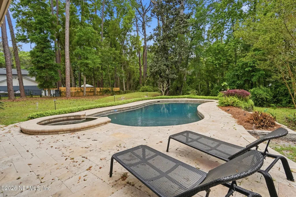 12852 Longview Drive W Jacksonville FL 32223