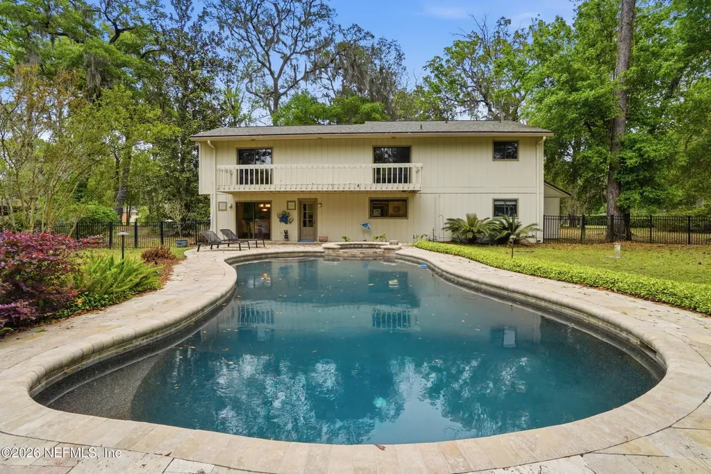 12852 Longview Drive W Jacksonville FL 32223