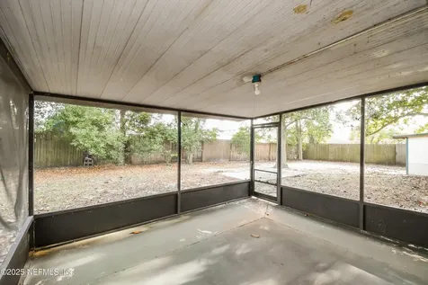 5822 Jaguar Drive W Jacksonville FL 32244
