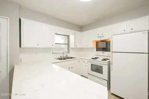 5822 Jaguar Drive W Jacksonville FL 32244
