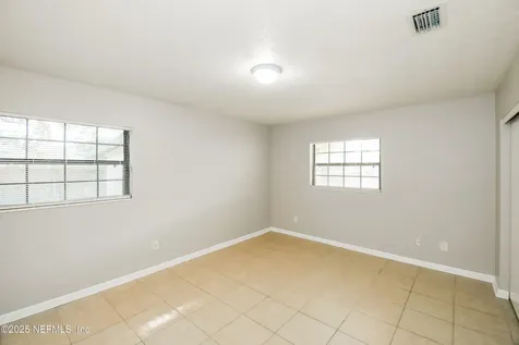 5822 Jaguar Drive W Jacksonville FL 32244