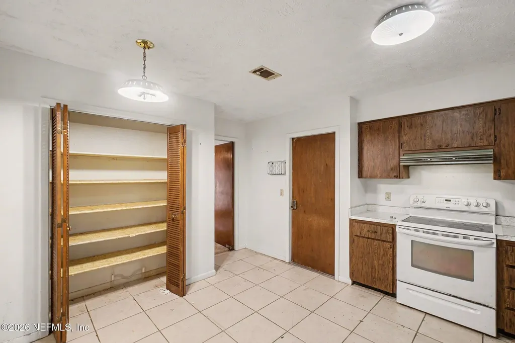 3991 Post Oak Road N Jacksonville FL 32277