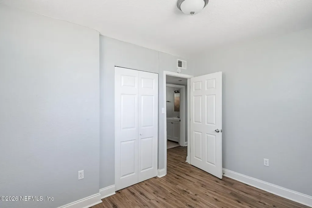 8647 Lenox Avenue Jacksonville FL 32221