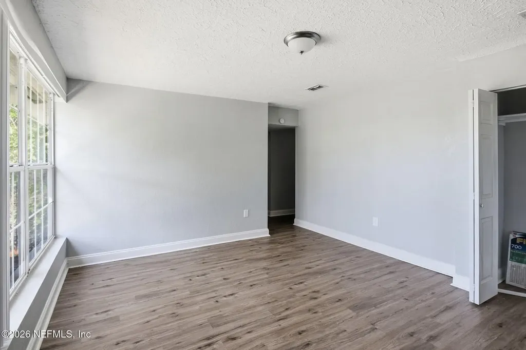 8647 Lenox Avenue Jacksonville FL 32221