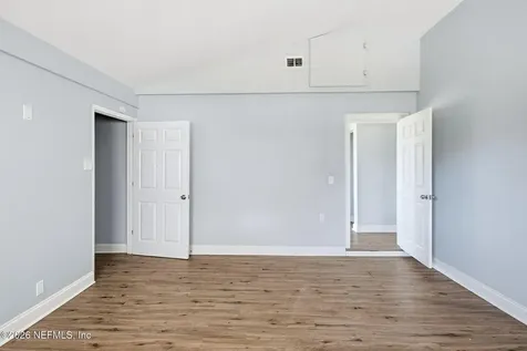 8647 Lenox Avenue Jacksonville FL 32221