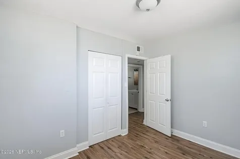 8647 Lenox Avenue Jacksonville FL 32221