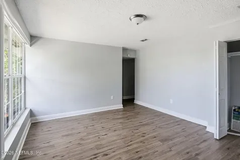8647 Lenox Avenue Jacksonville FL 32221