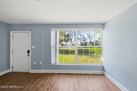 8647 Lenox Avenue Jacksonville FL 32221