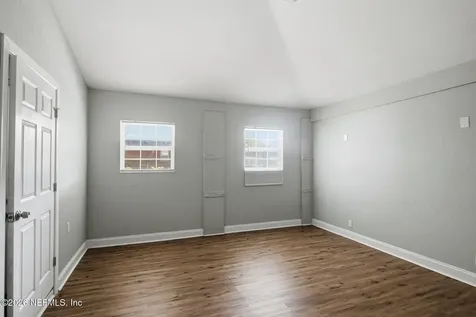 8647 Lenox Avenue Jacksonville FL 32221