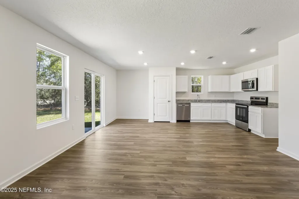 10406 Greystone Drive Glen St. Mary FL 32040