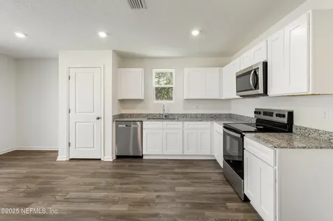 10406 Greystone Drive Glen St. Mary FL 32040