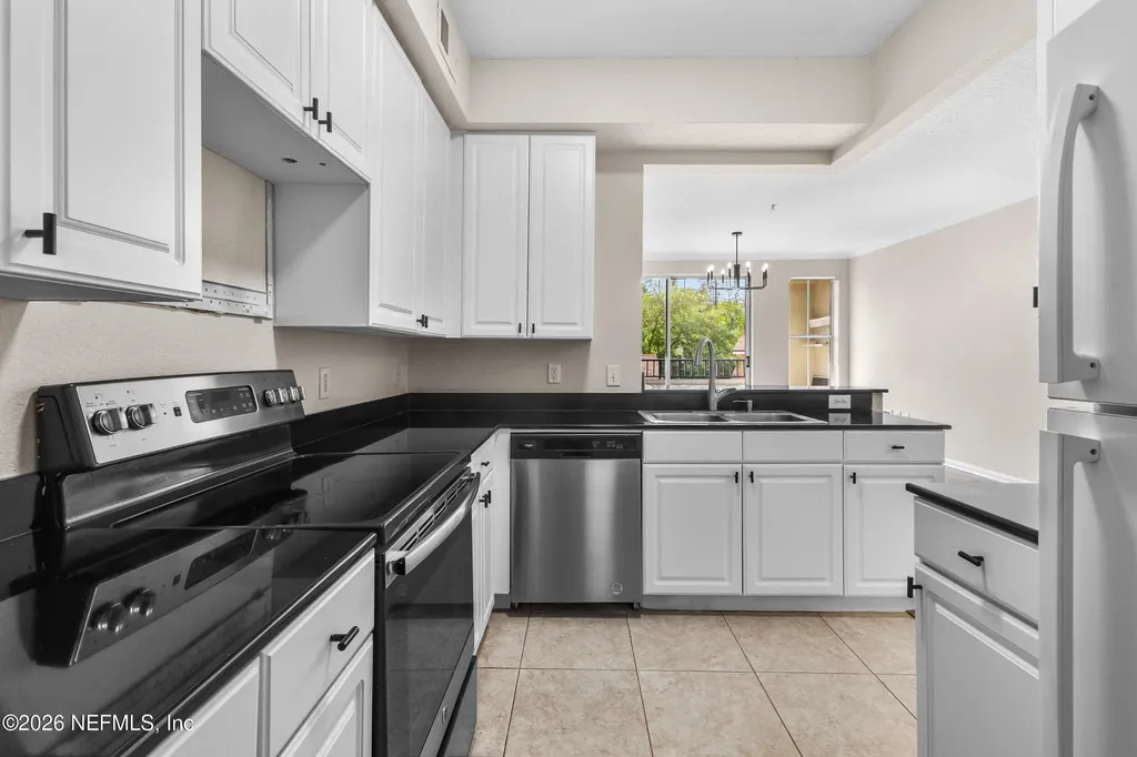 8539 Gate Parkway Jacksonville FL 32216