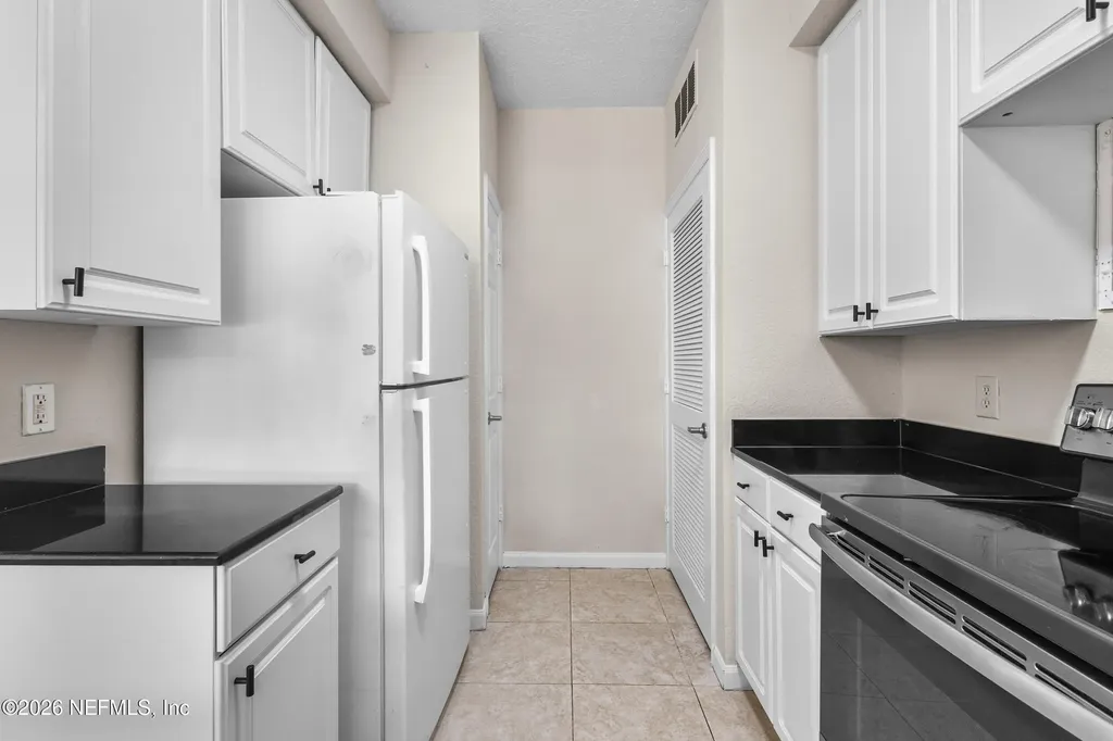 8539 Gate Parkway Jacksonville FL 32216