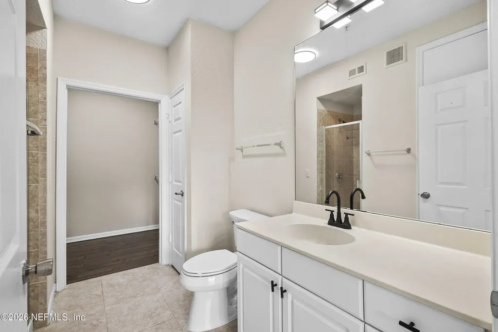 8539 Gate Parkway Jacksonville FL 32216