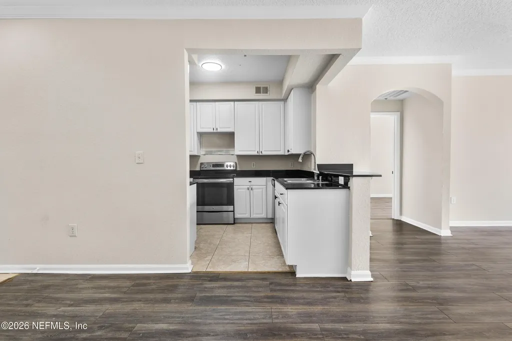 8539 Gate Parkway Jacksonville FL 32216