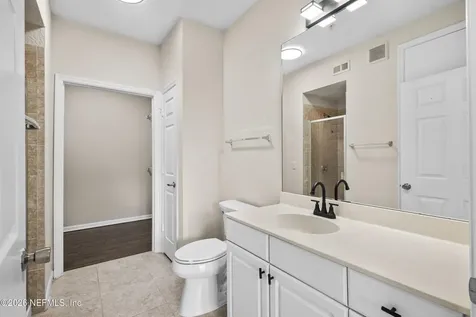 8539 Gate Parkway Jacksonville FL 32216