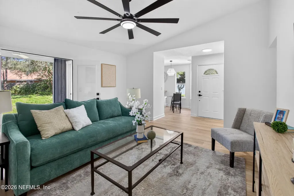 1091 Willow Cove Court W Jacksonville FL 32233