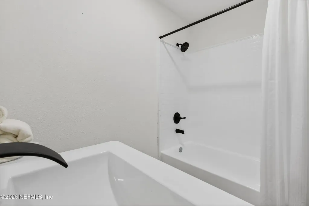 1091 Willow Cove Court W Jacksonville FL 32233