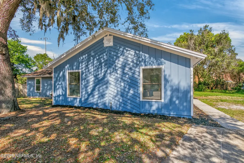 1091 Willow Cove Court W Jacksonville FL 32233